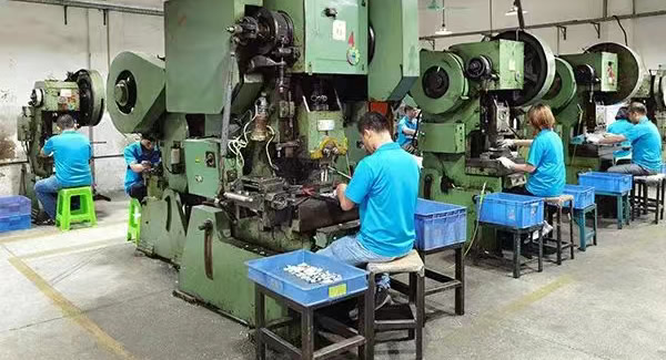 選合頁別糾結(jié)！廣有合頁閉眼入|廣有五金&東莞合頁