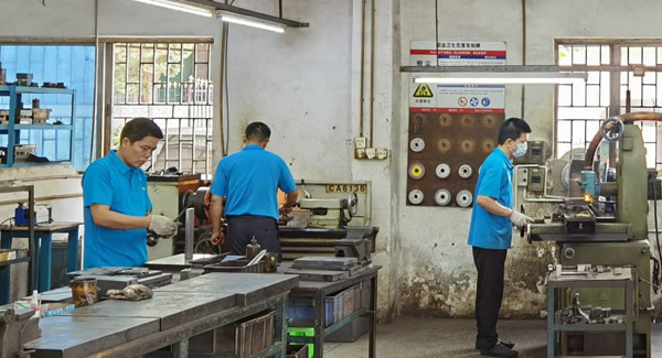 “平、直、順”重塑長合頁連接標準，賦能精密設備高效開合|廣有五金&東莞合頁?