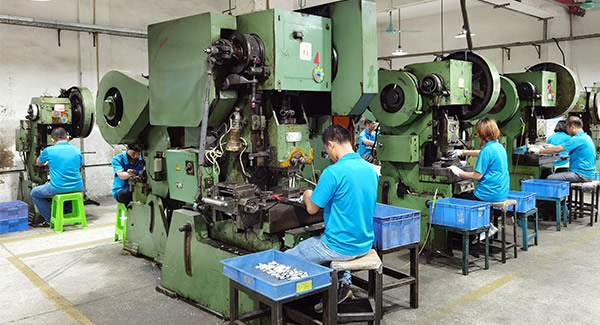 25年只琢磨一件事——讓“開合”這件事，順到沒存在感|廣有五金&東莞合頁?