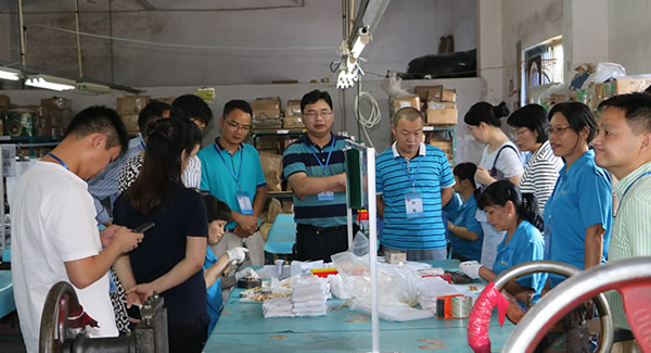 雙節(jié)致信 | 以“月光為禮，國慶作伴”致敬新老客戶的溫暖|廣有五金&東莞合頁?